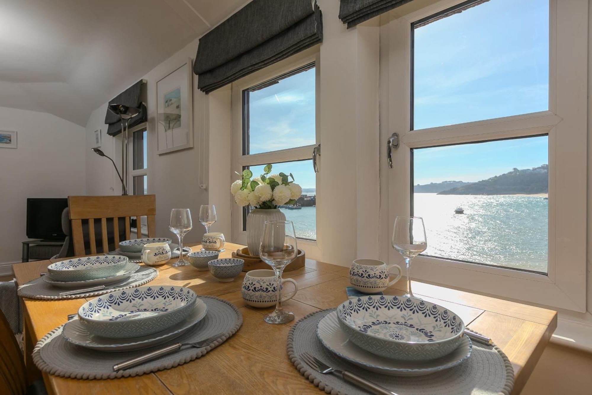 Harts Loft - On - Panoramic Sea Views - By Harbour Apartment *